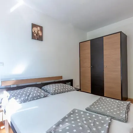 3 Bedroom In * Duće