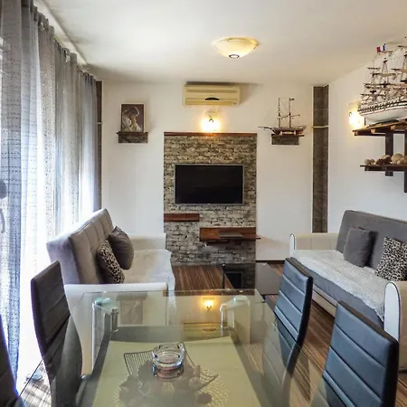 3 Bedroom In Apartmán *
