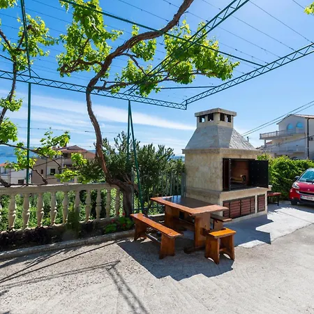 3 Bedroom Cozy In Apartamento Duće